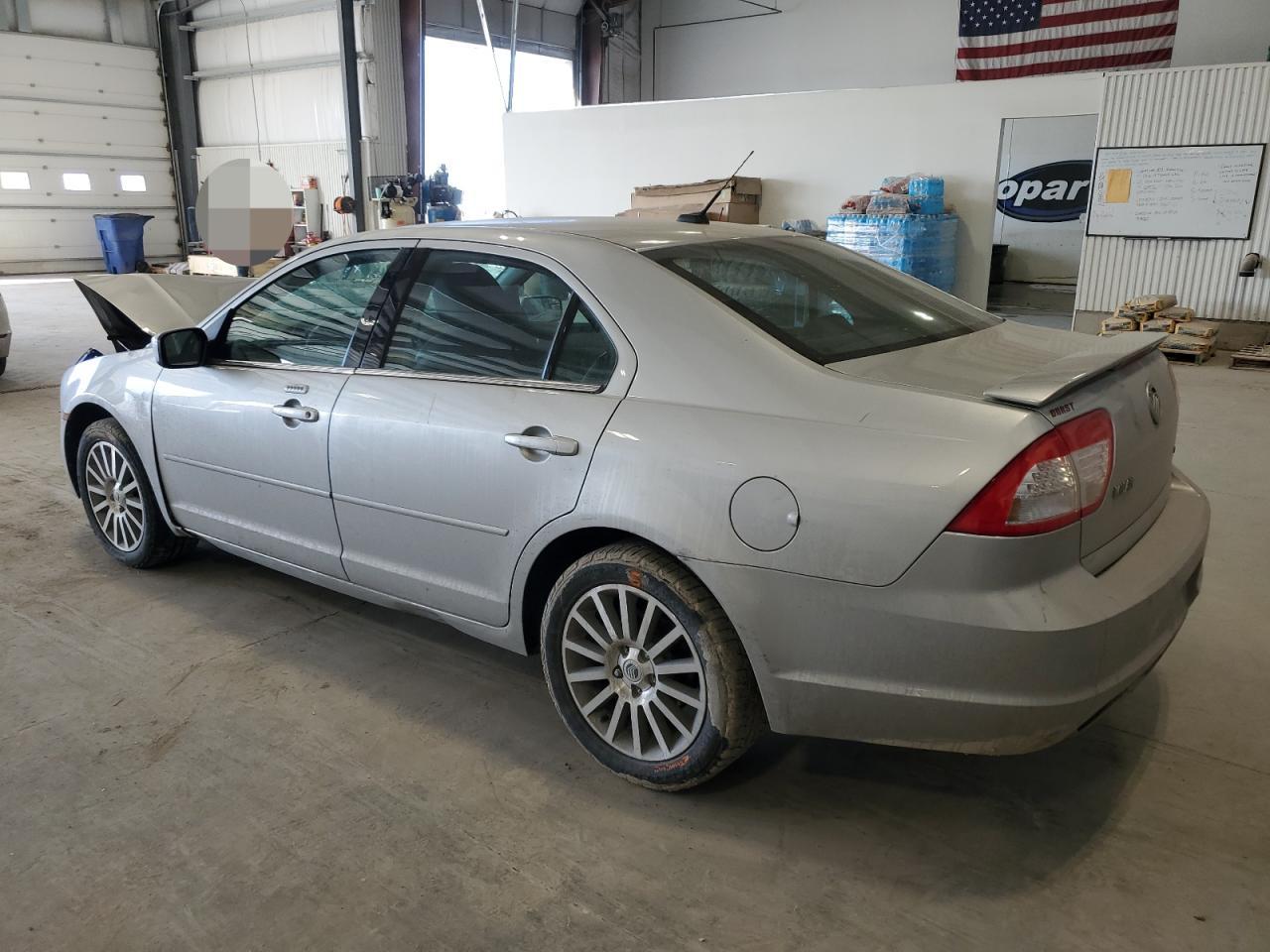 2009 Mercury Milan - Image 2