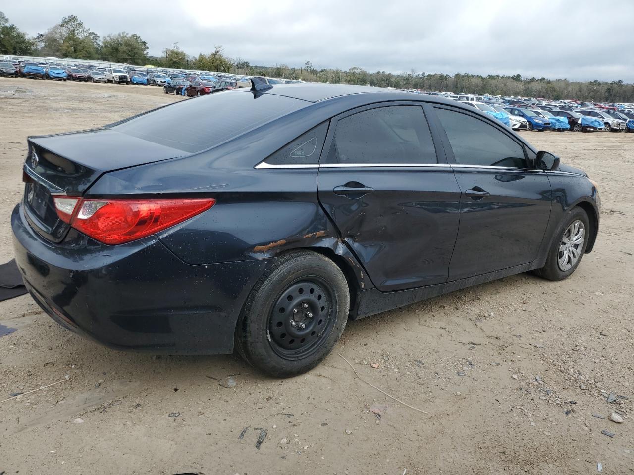 2011 Hyundai Sonata - Image 3