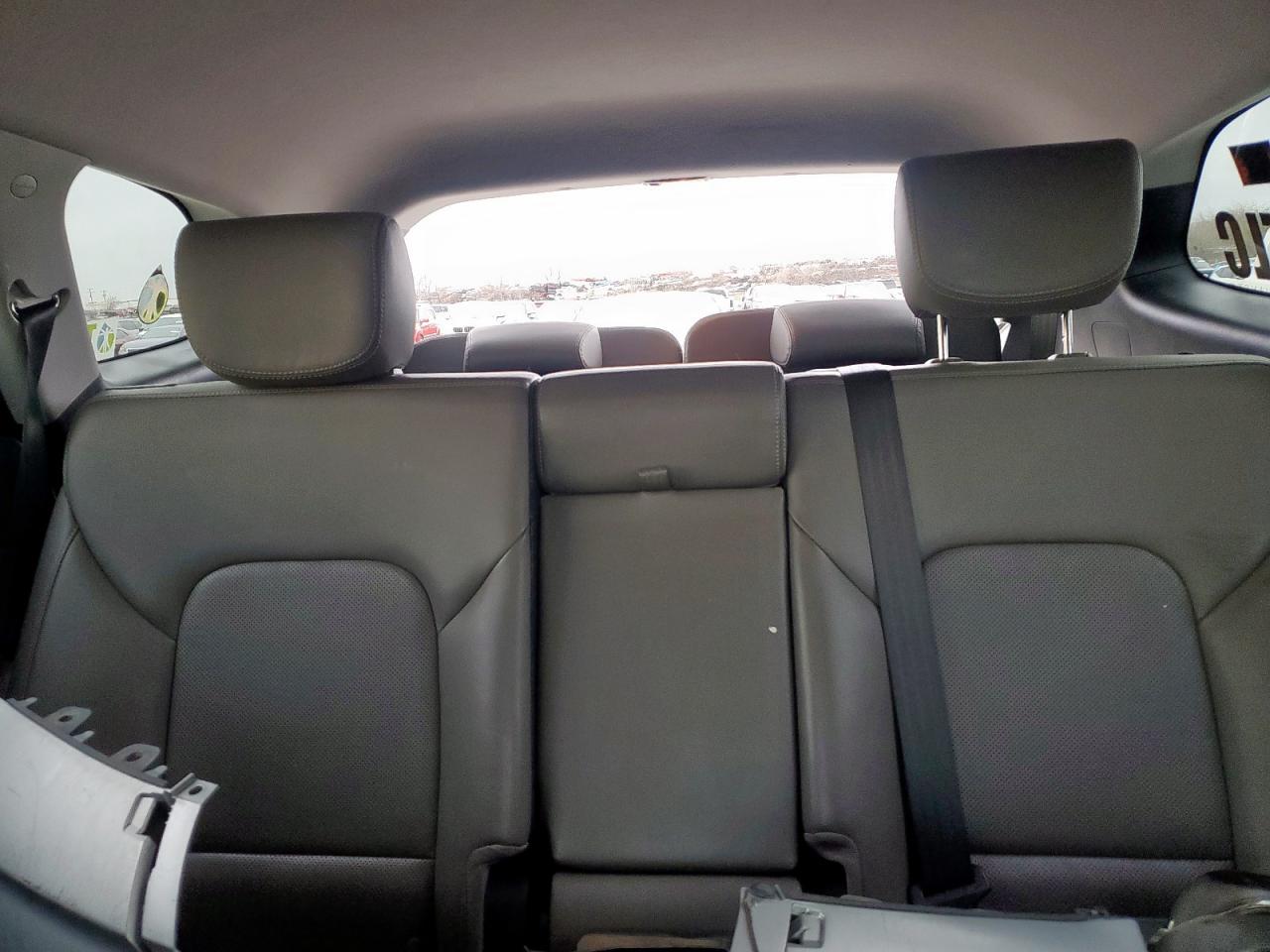 2017 Hyundai Santa Fe - Image 10