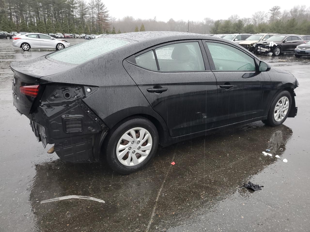 2019 Hyundai Elantra - Image 3