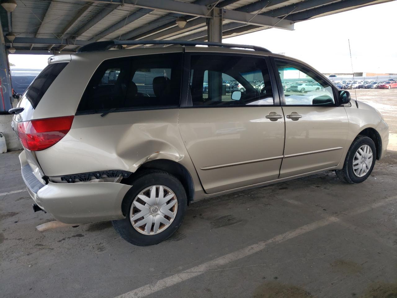 2004 Toyota Sienna - Image 3