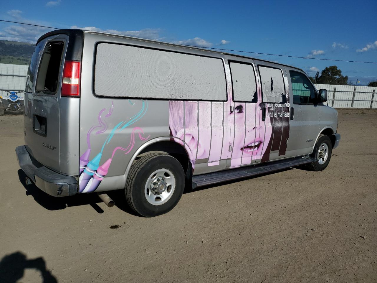 2005 Chevrolet Express - Image 3