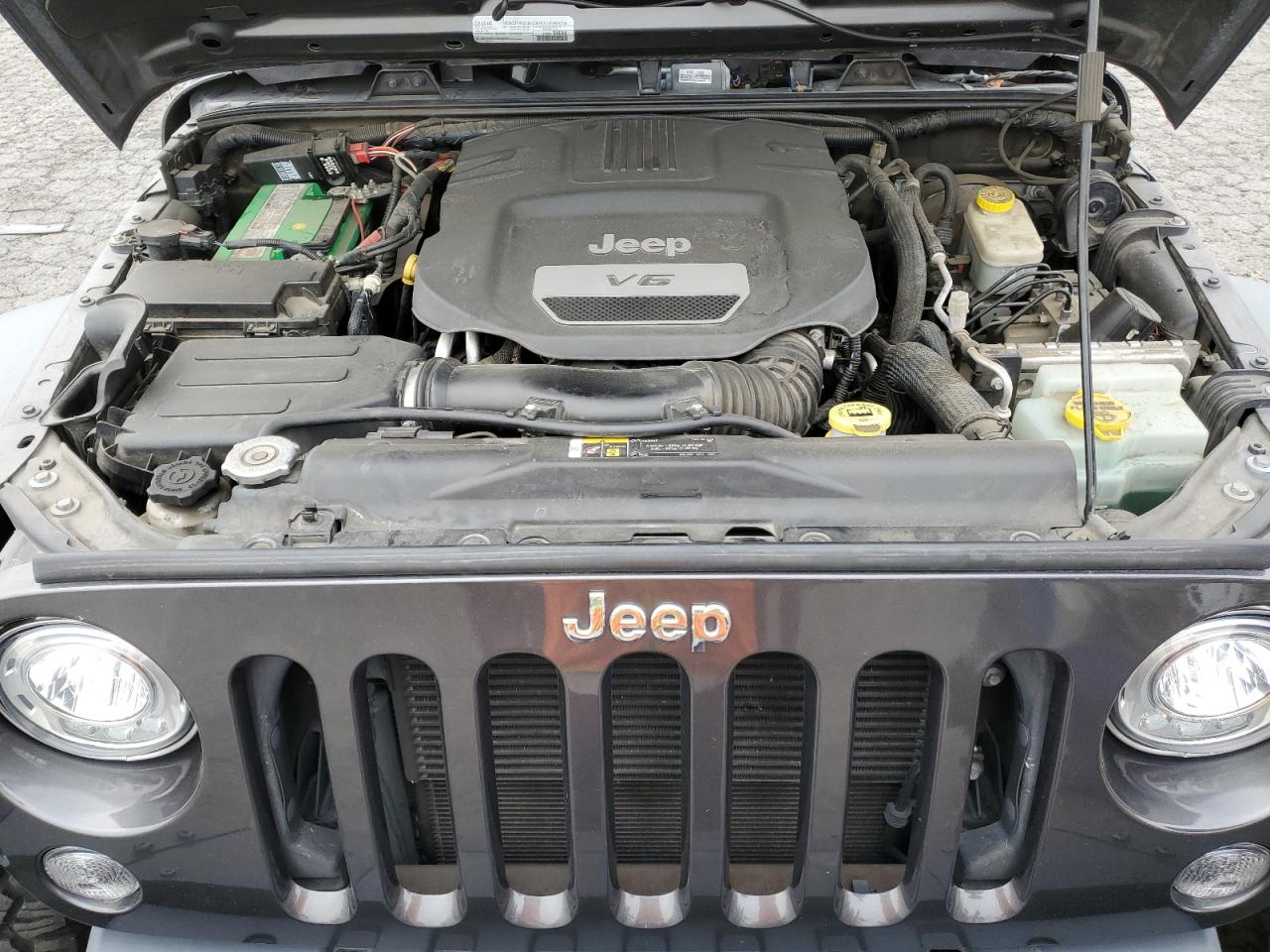 2017 Jeep Wrangler - Image 12