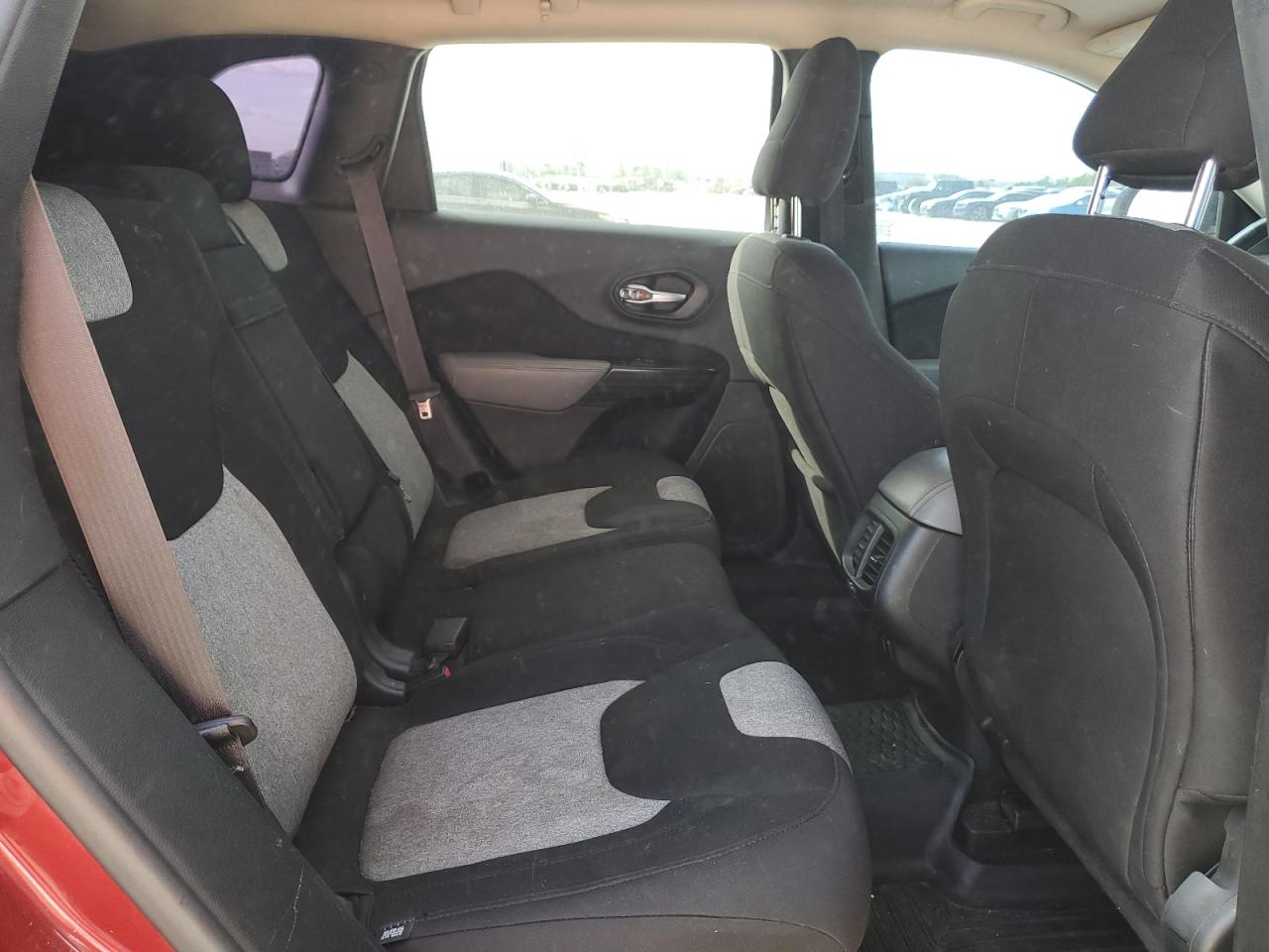 2014 Jeep Grand Cherokee - Image 11
