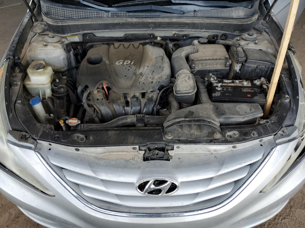 2012 Hyundai Sonata - Image 11