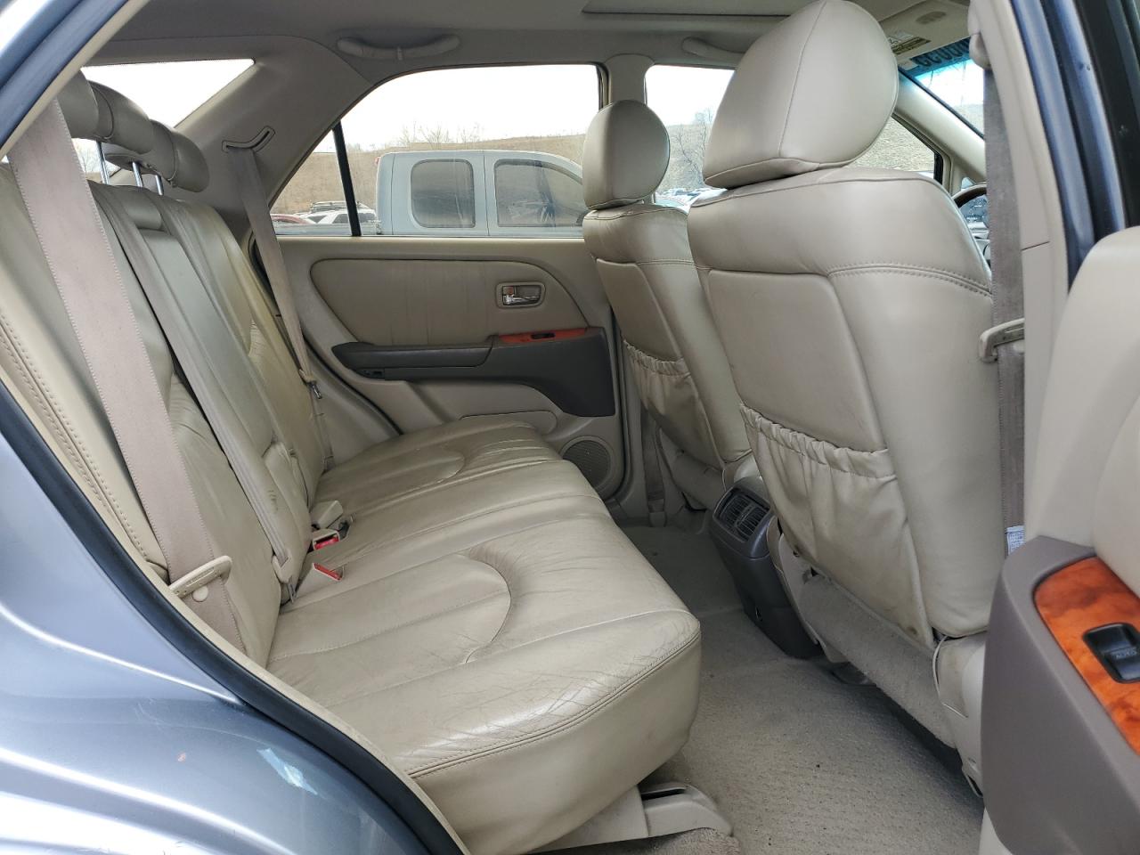 2001 Lexus RX - Image 11