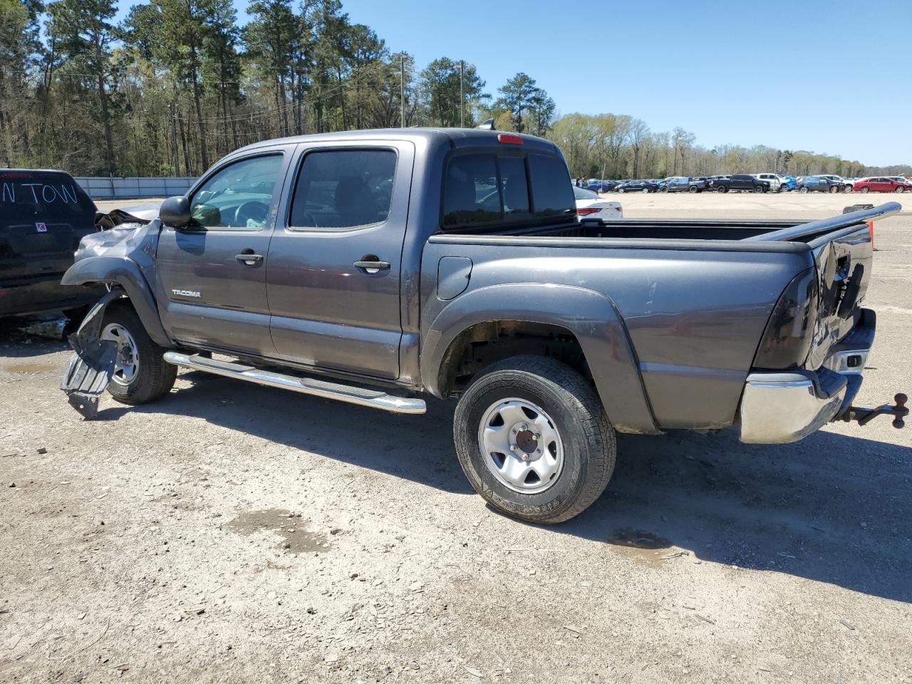 2015 Toyota Tacoma - Image 2