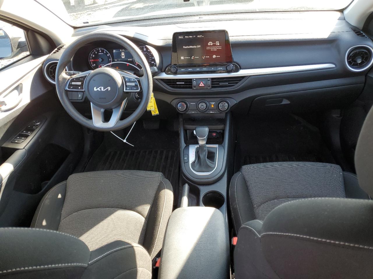 2024 Kia Forte - Image 8