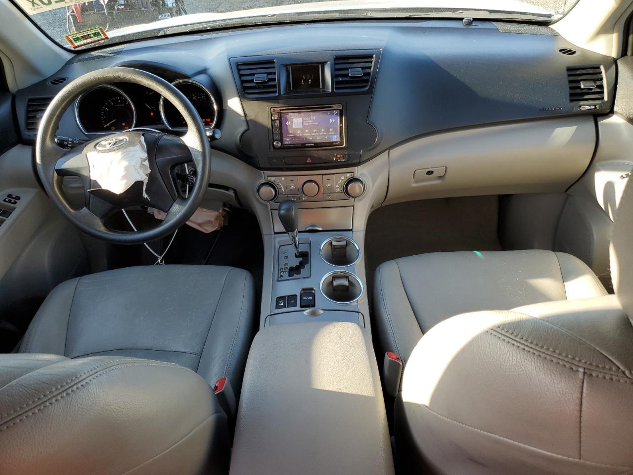 2010 Toyota Highlander - Image 8