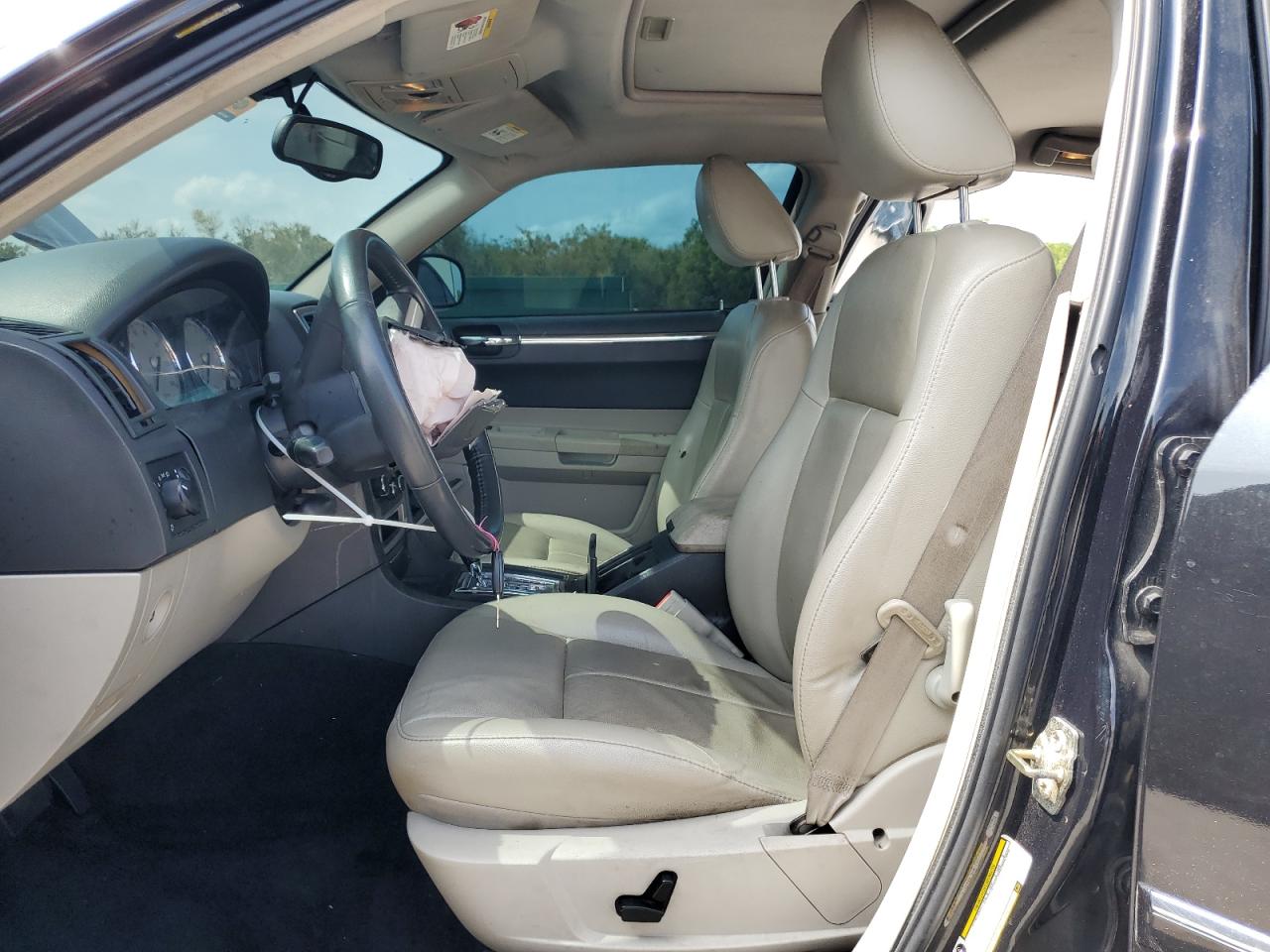 2006 Chrysler 300 - Image 7