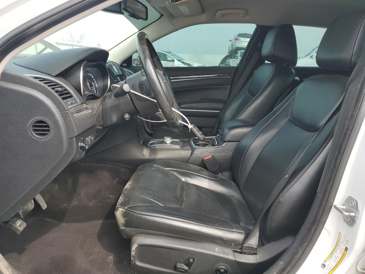 2018 Chrysler 300 - Image 7