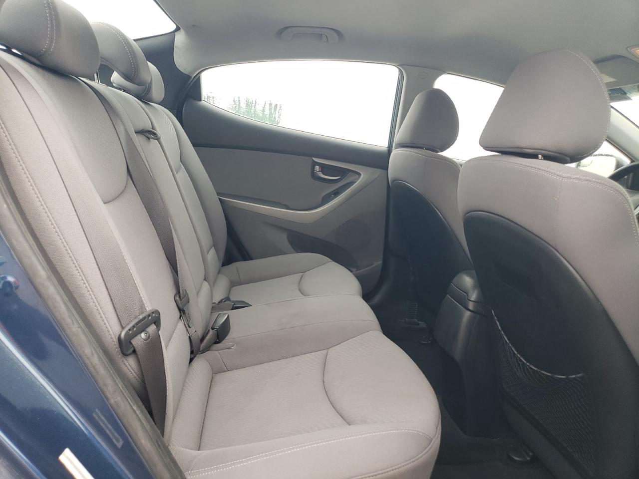 2014 Hyundai Elantra - Image 10