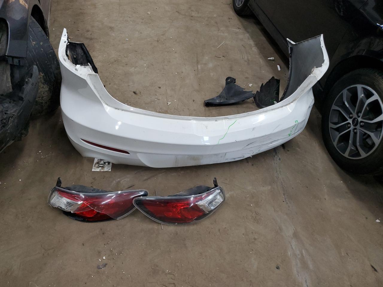 2013 Mazda 3 - Image 12