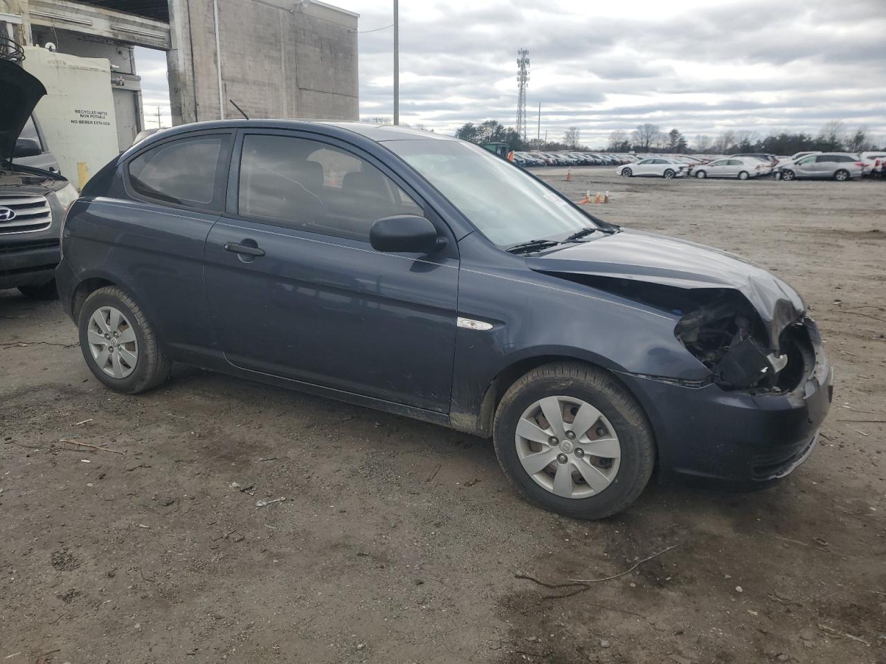 2010 Hyundai Accent - Image 4
