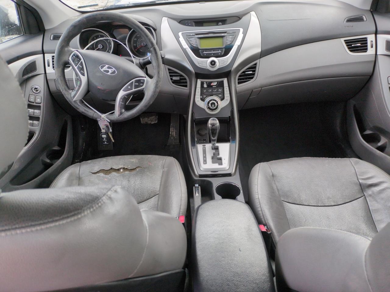 2012 Hyundai Elantra - Image 8