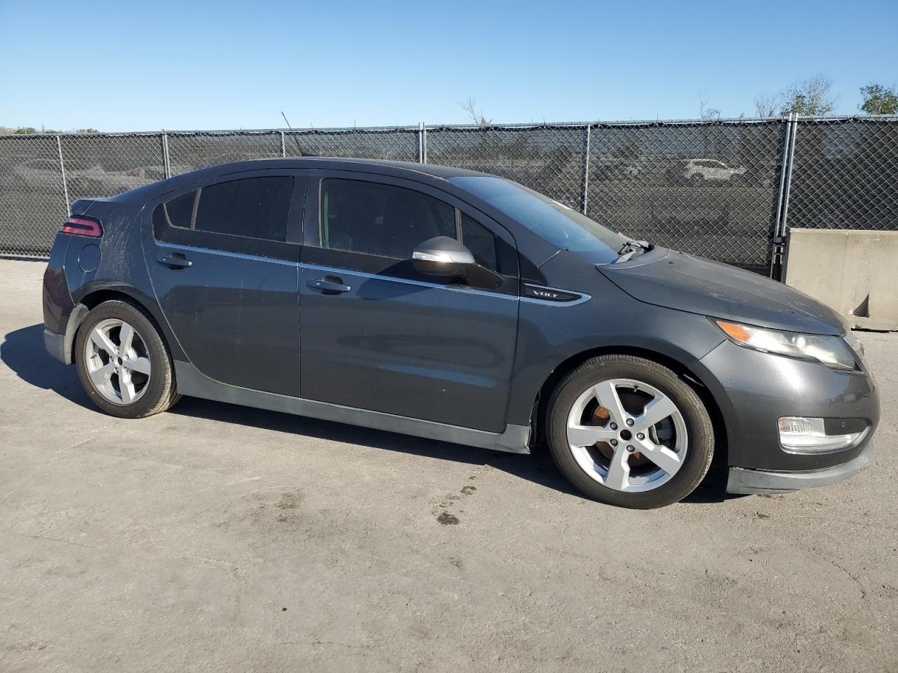 2012 Chevrolet Volt - Image 4