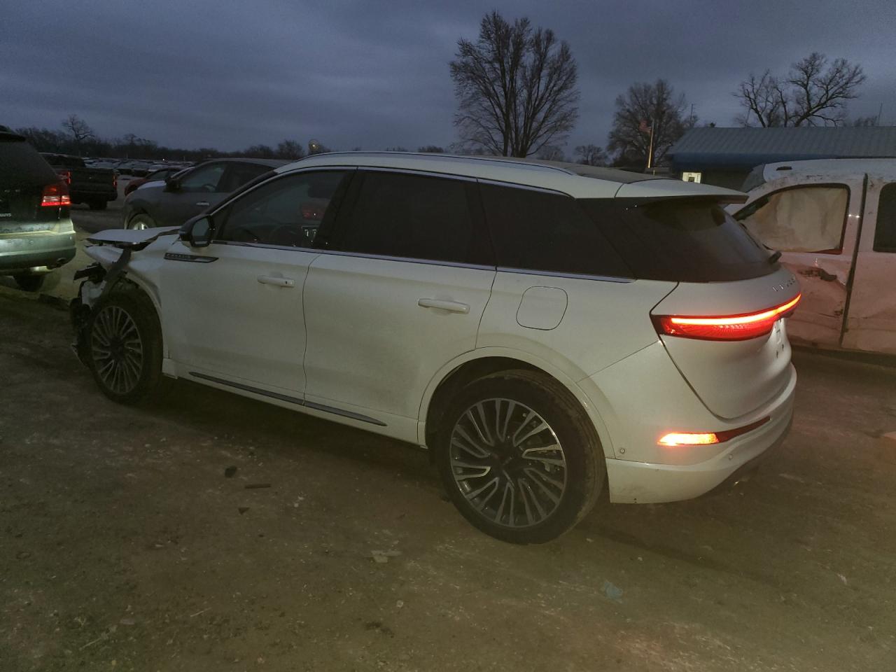 2022 Lincoln Corsair - Image 2