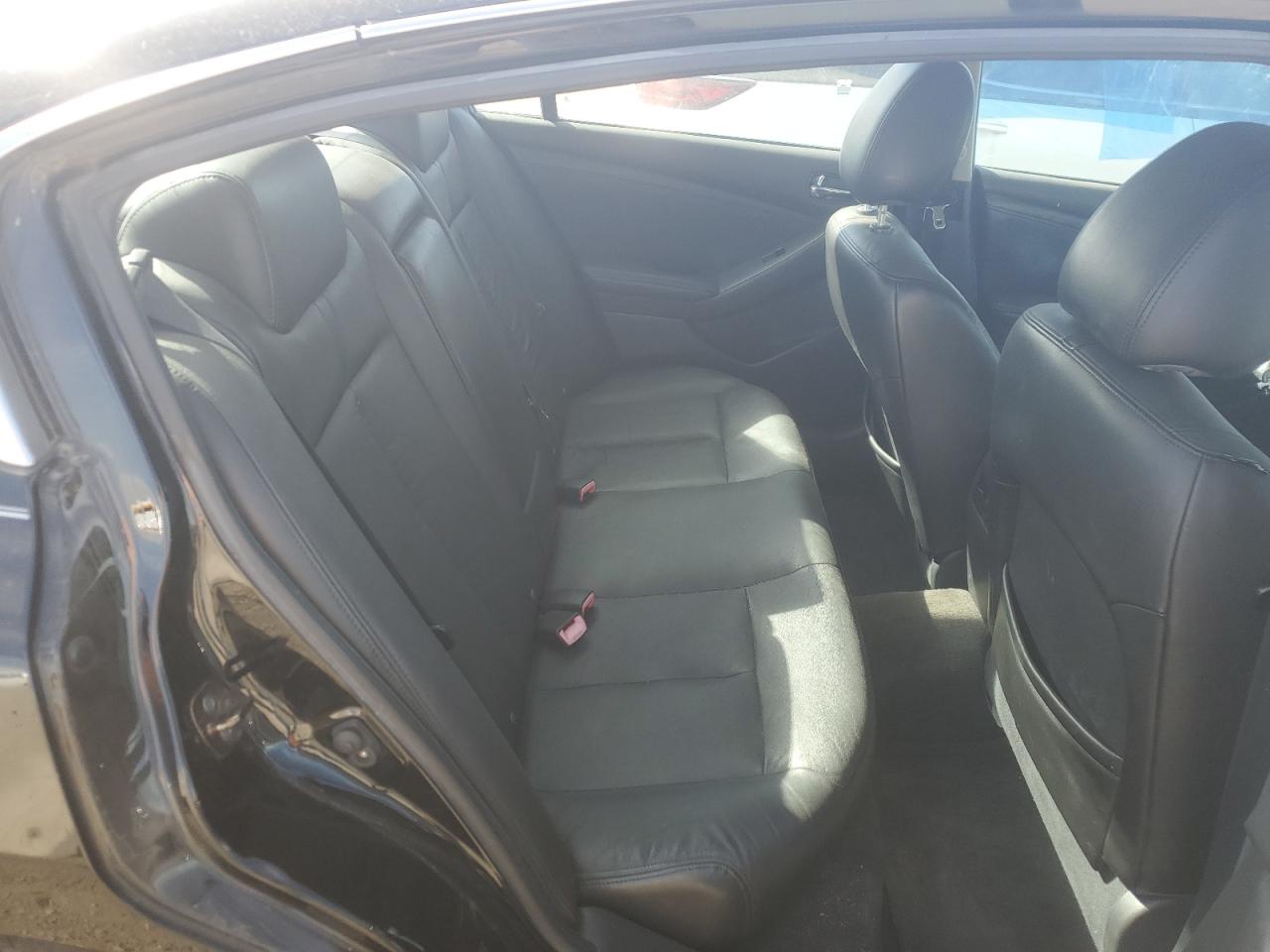 2010 Nissan Altima - Image 10