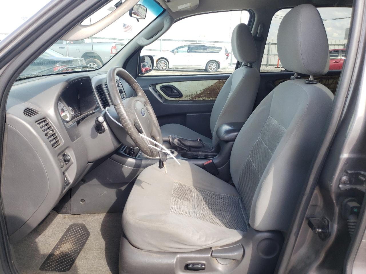 2005 Ford Escape - Image 7