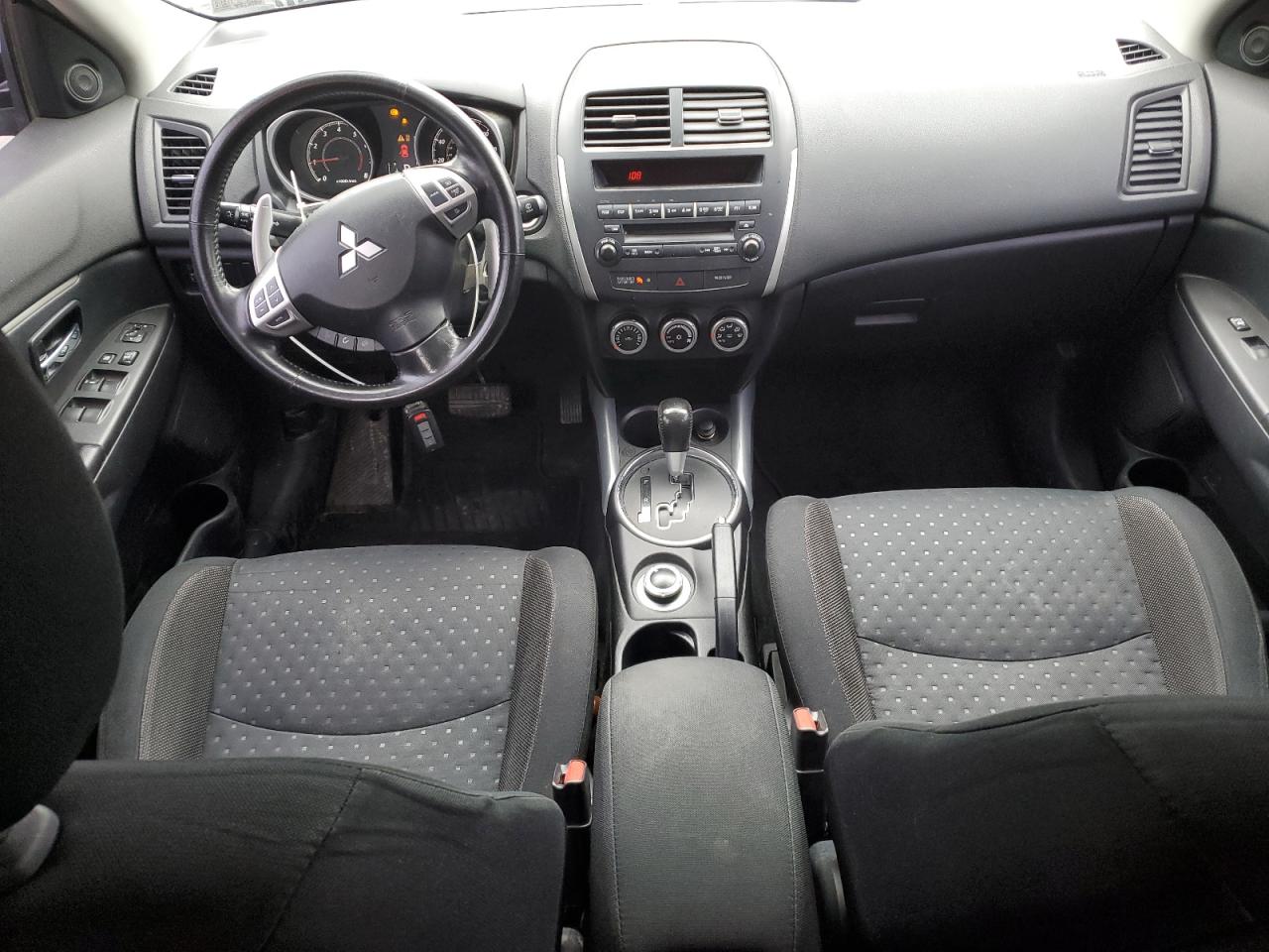 2011 Mitsubishi Outlander - Image 8