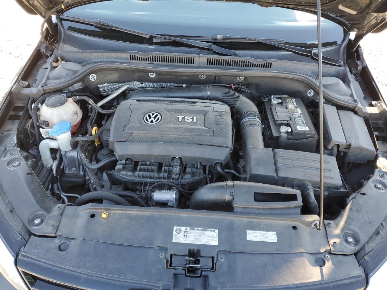 2018 Volkswagen Jetta - Image 11