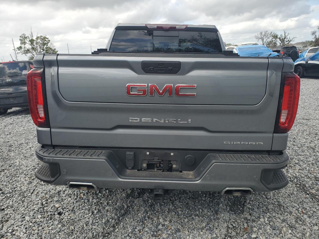 2022 GMC Sierra - Image 6