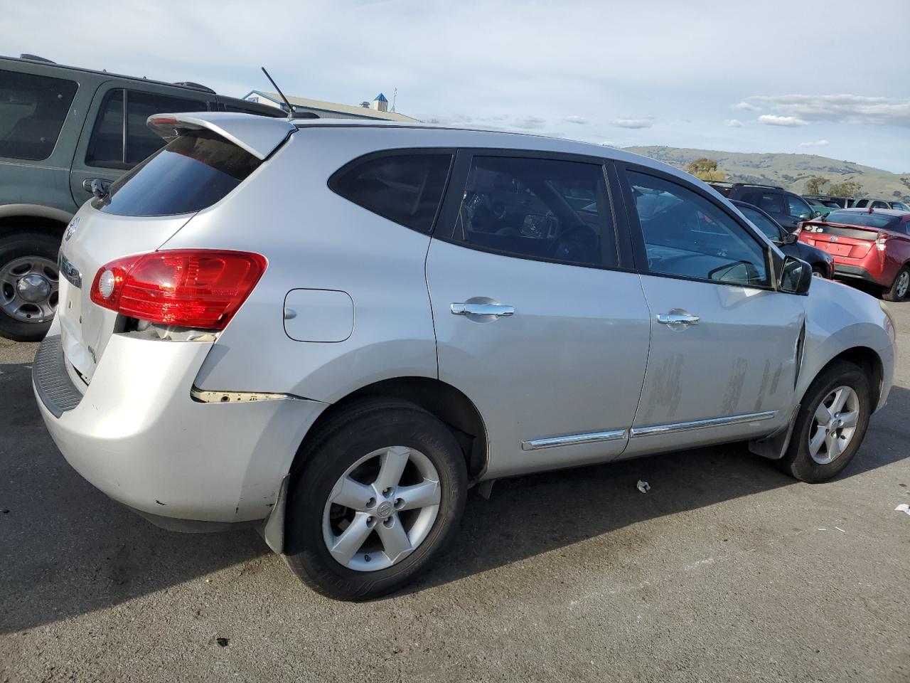2013 Nissan Rogue - Image 3