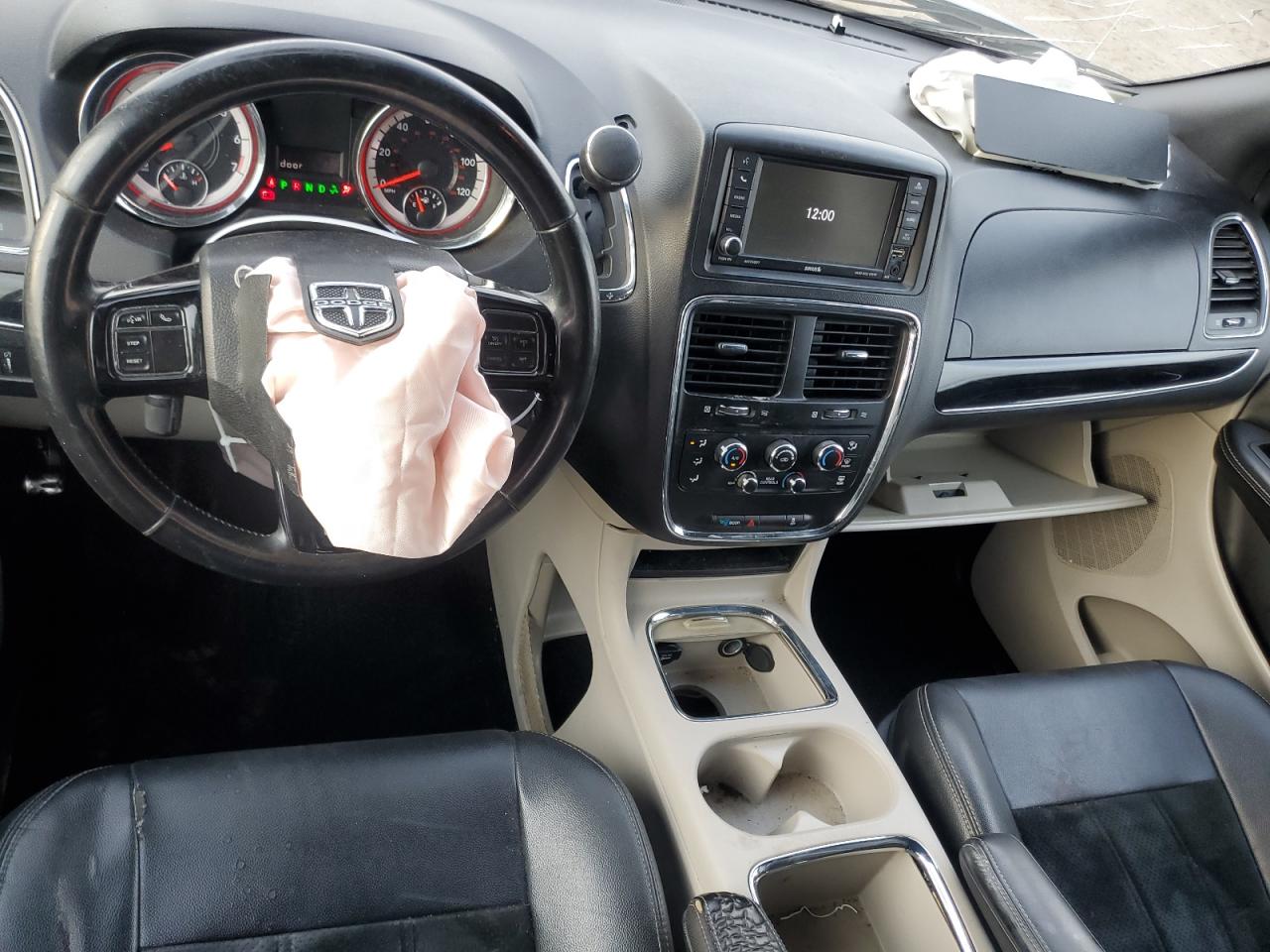 2018 Dodge Caravan - Image 8