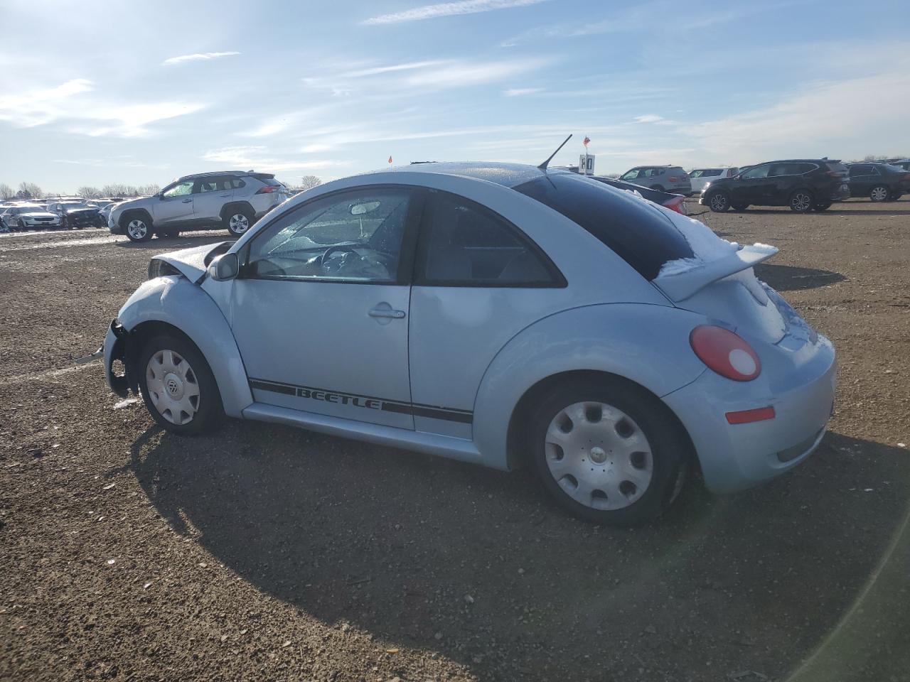 2010 Volkswagen Beetle - Image 2