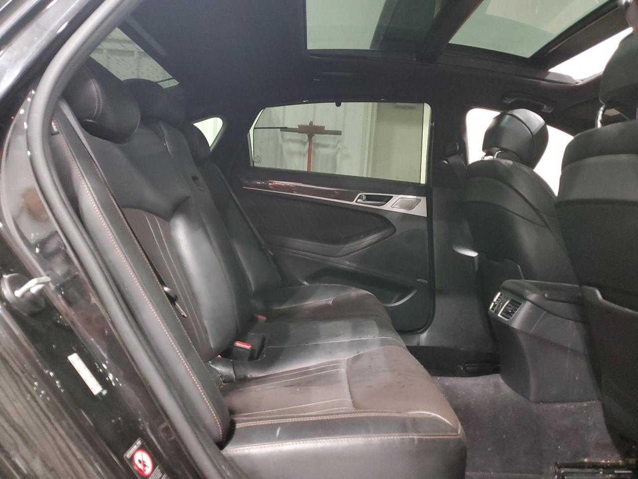 2018 Genesis G80 - Image 10