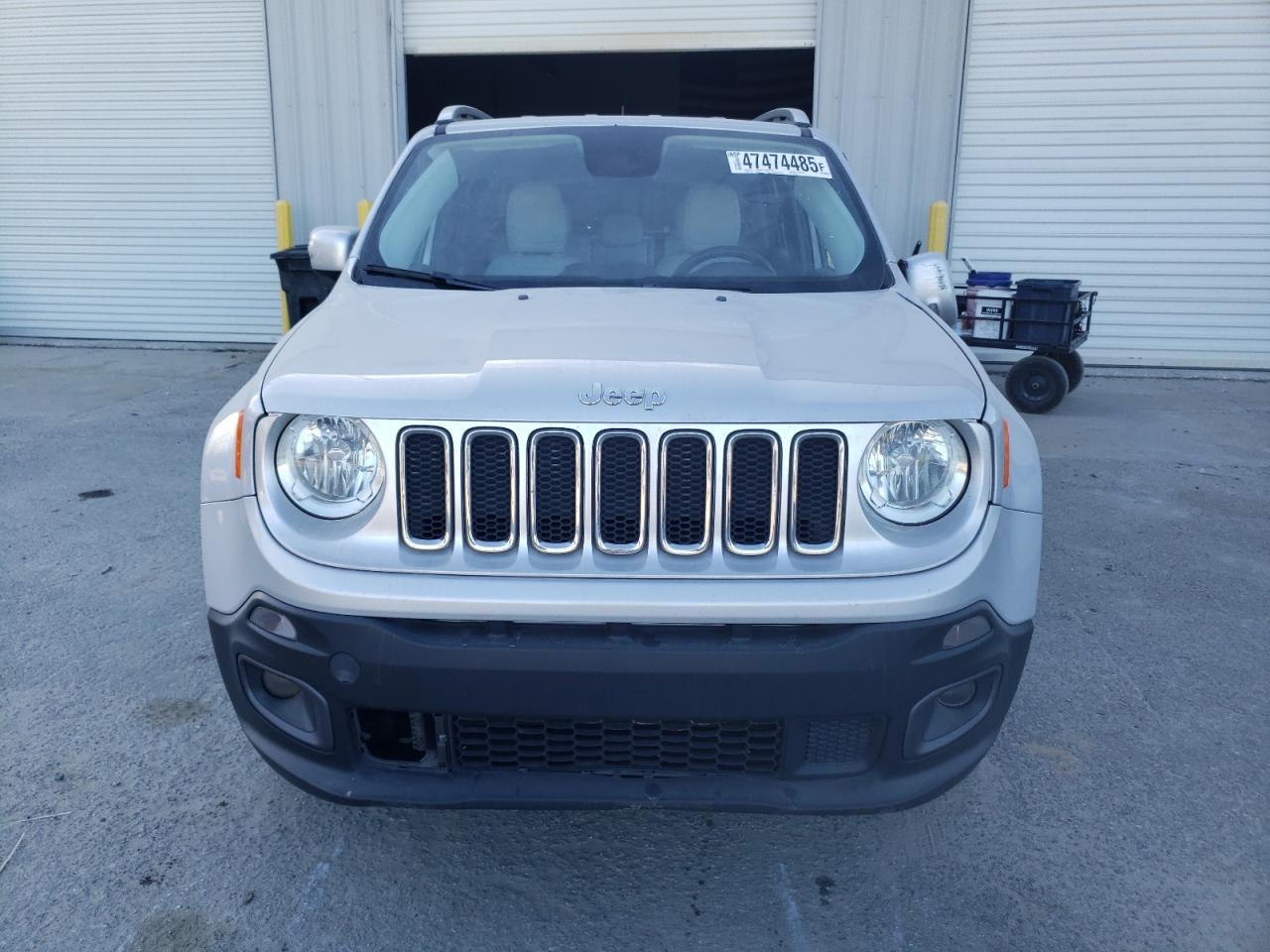 2015 Jeep Renegade - Image 5
