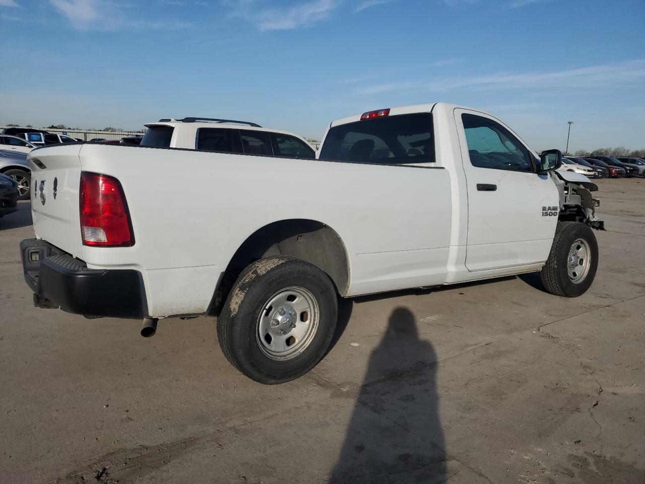 2016 RAM 1500 - Image 3