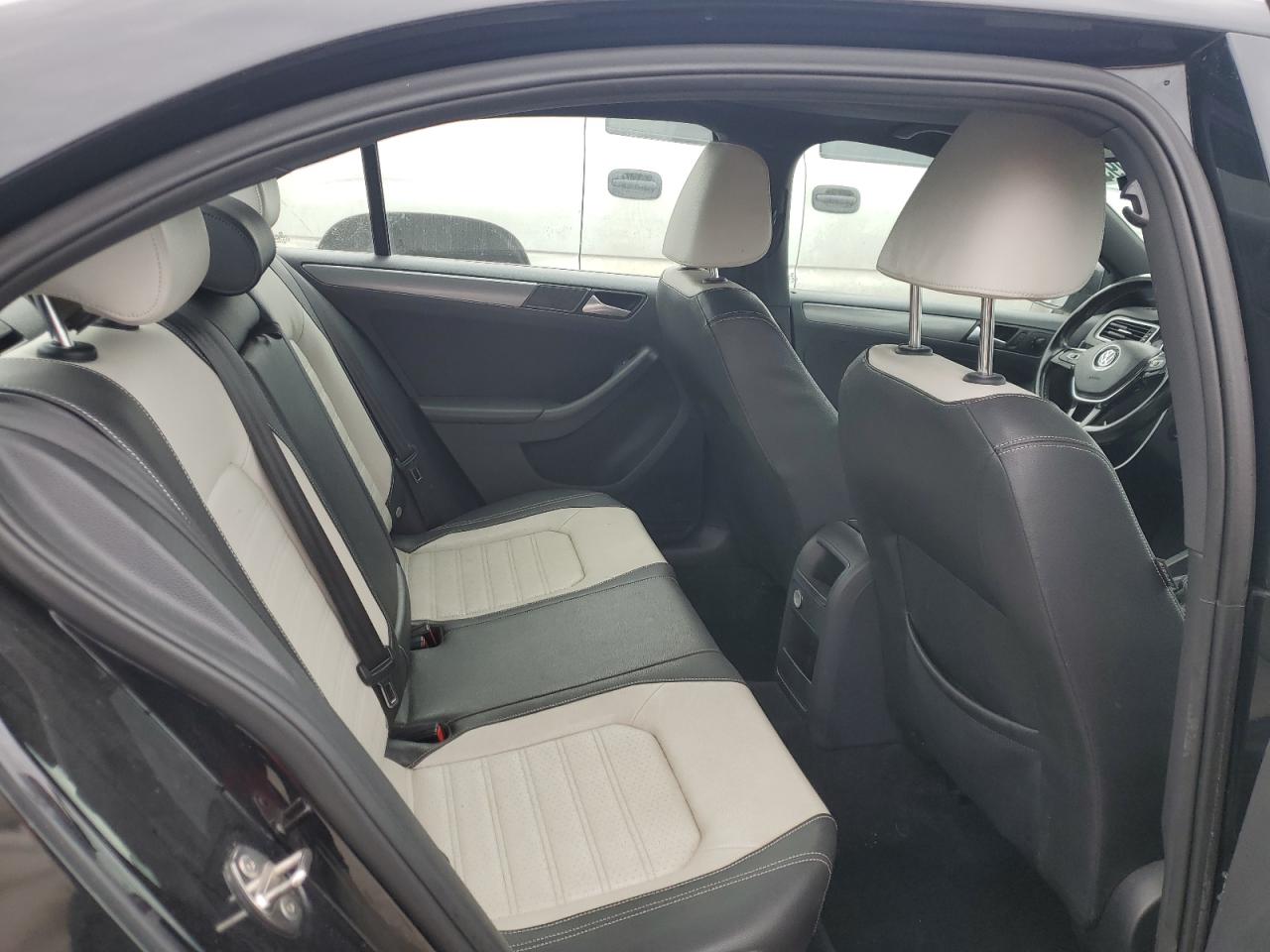2016 Volkswagen Jetta - Image 10