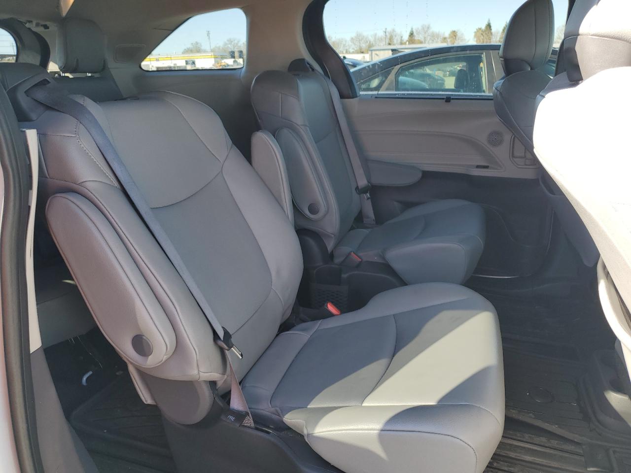 2022 Toyota Sienna - Image 11