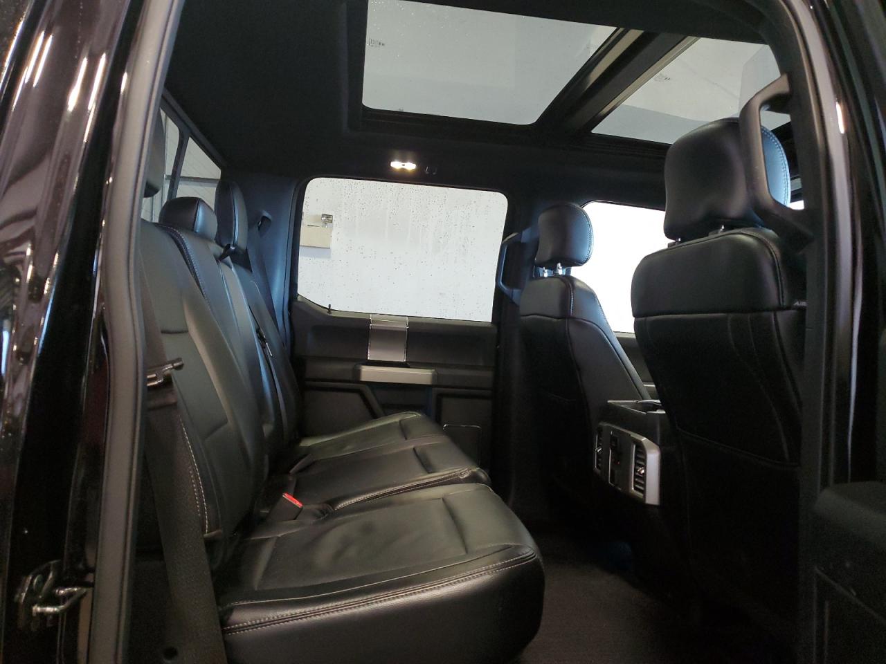 2016 Ford F-150 - Image 10