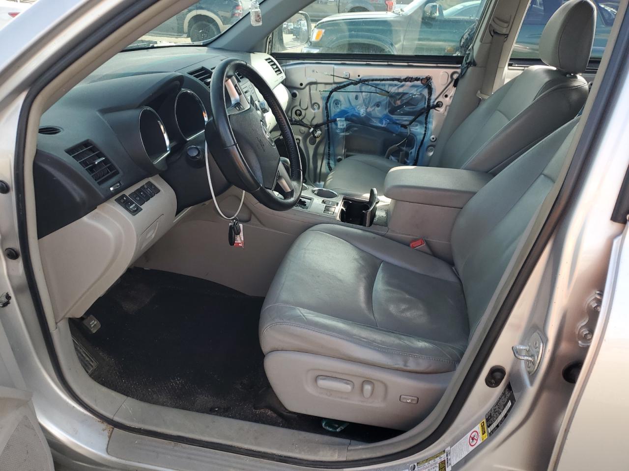 2012 Toyota Highlander - Image 7