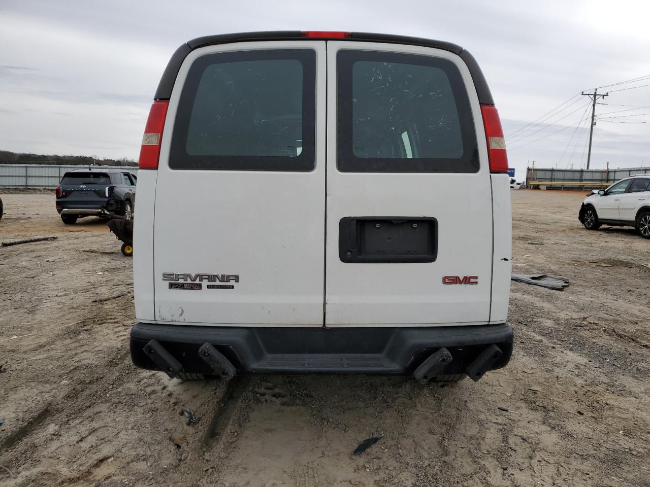 2015 GMC Savana - Image 6