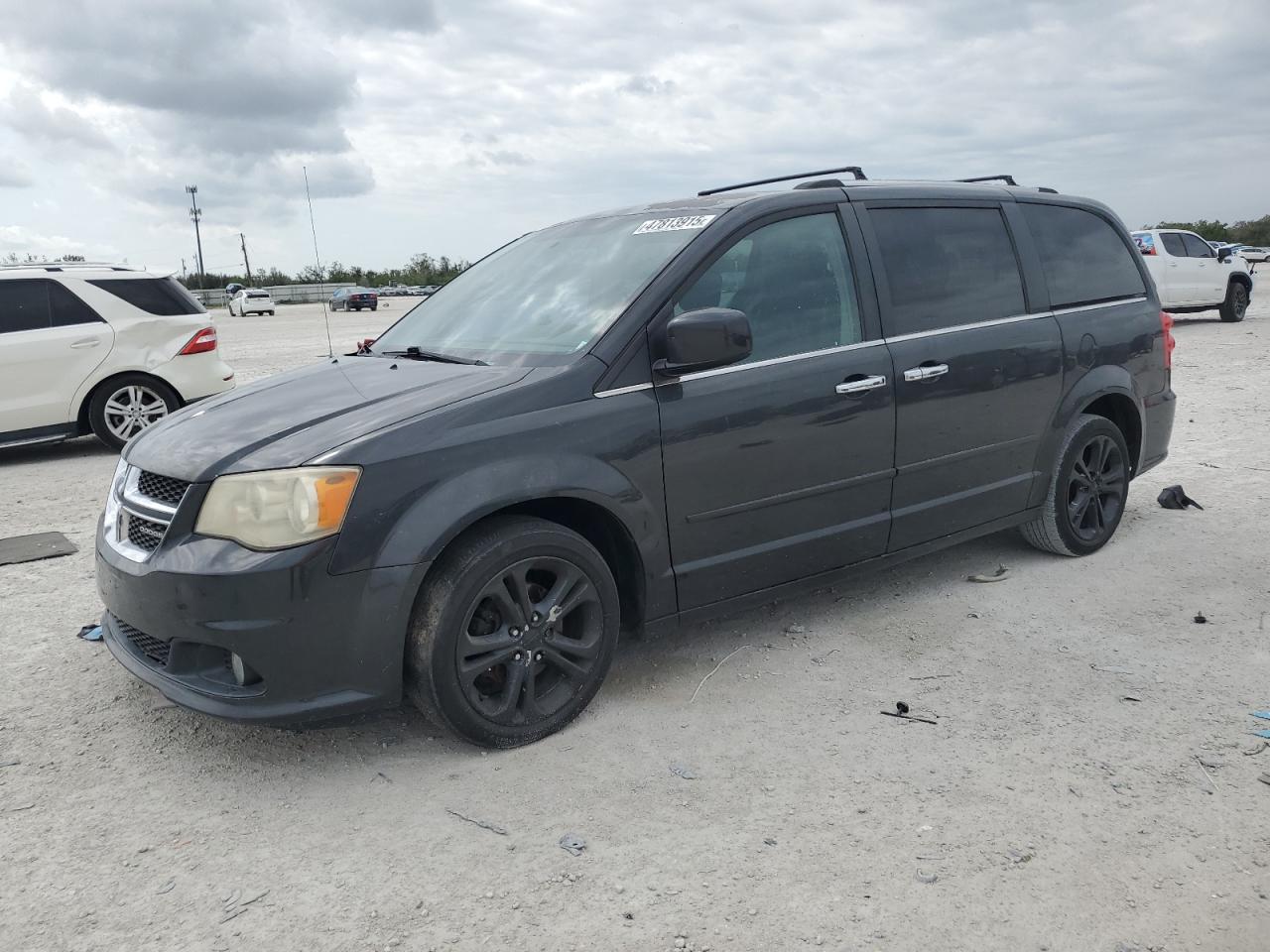 2011 Dodge Caravan - Image 1