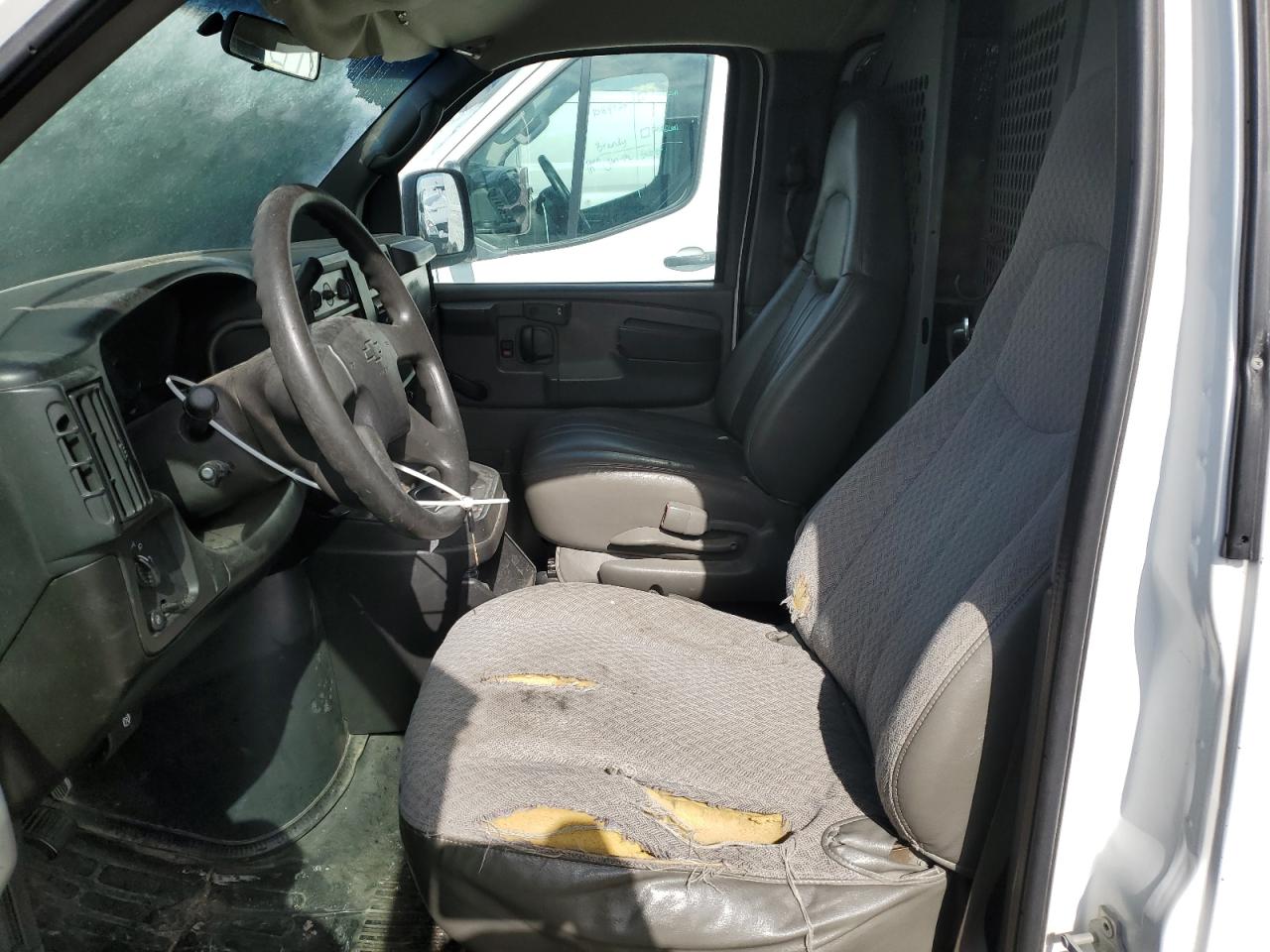2006 Chevrolet Express - Image 7