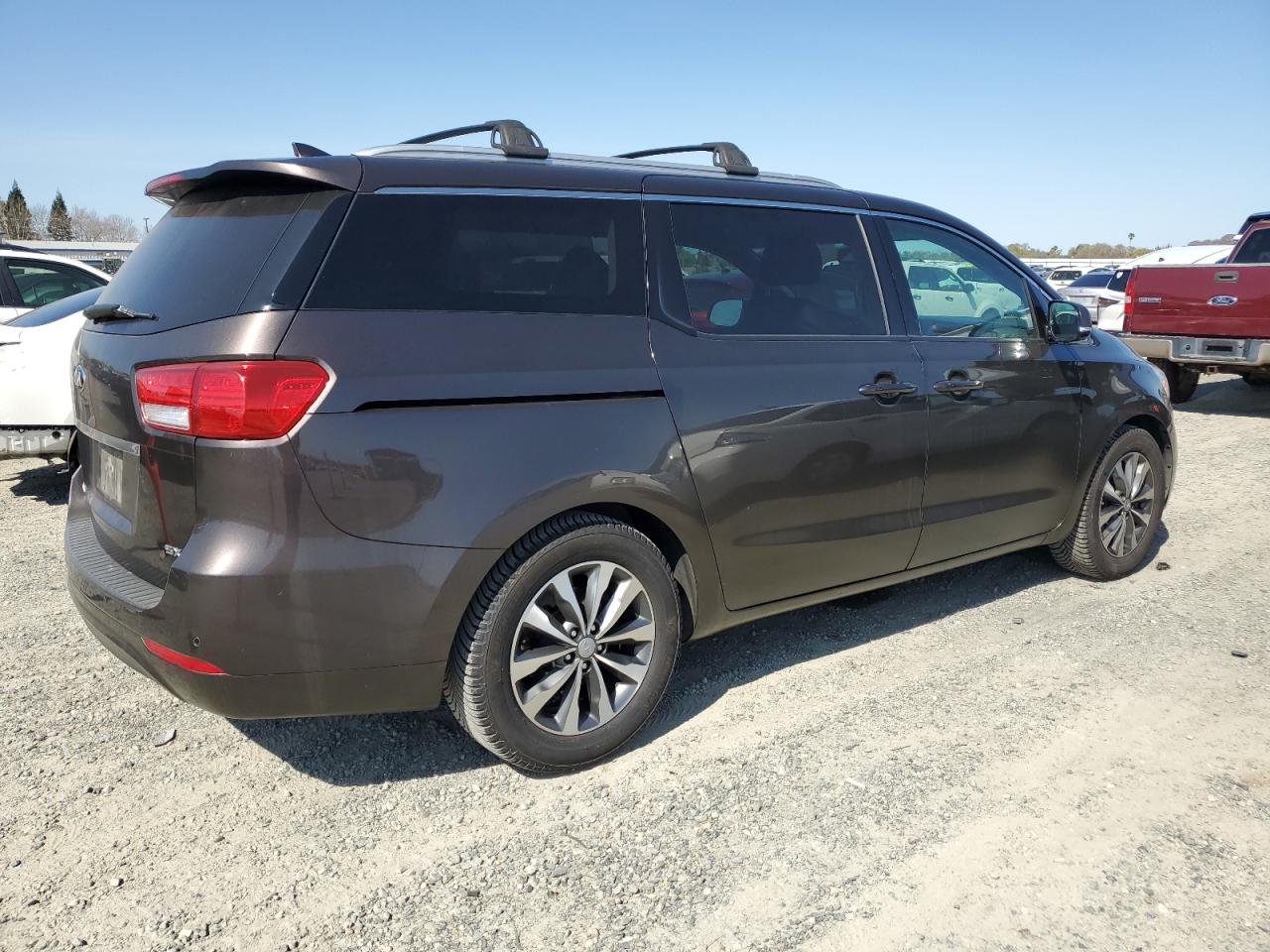 2016 Kia Sedona - Image 3