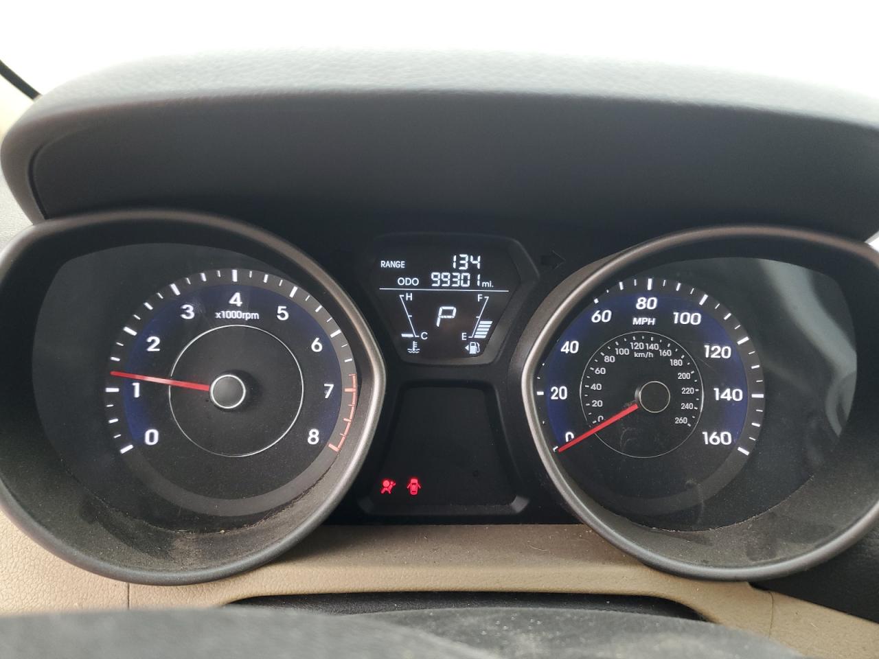 2013 Hyundai Elantra - Image 9