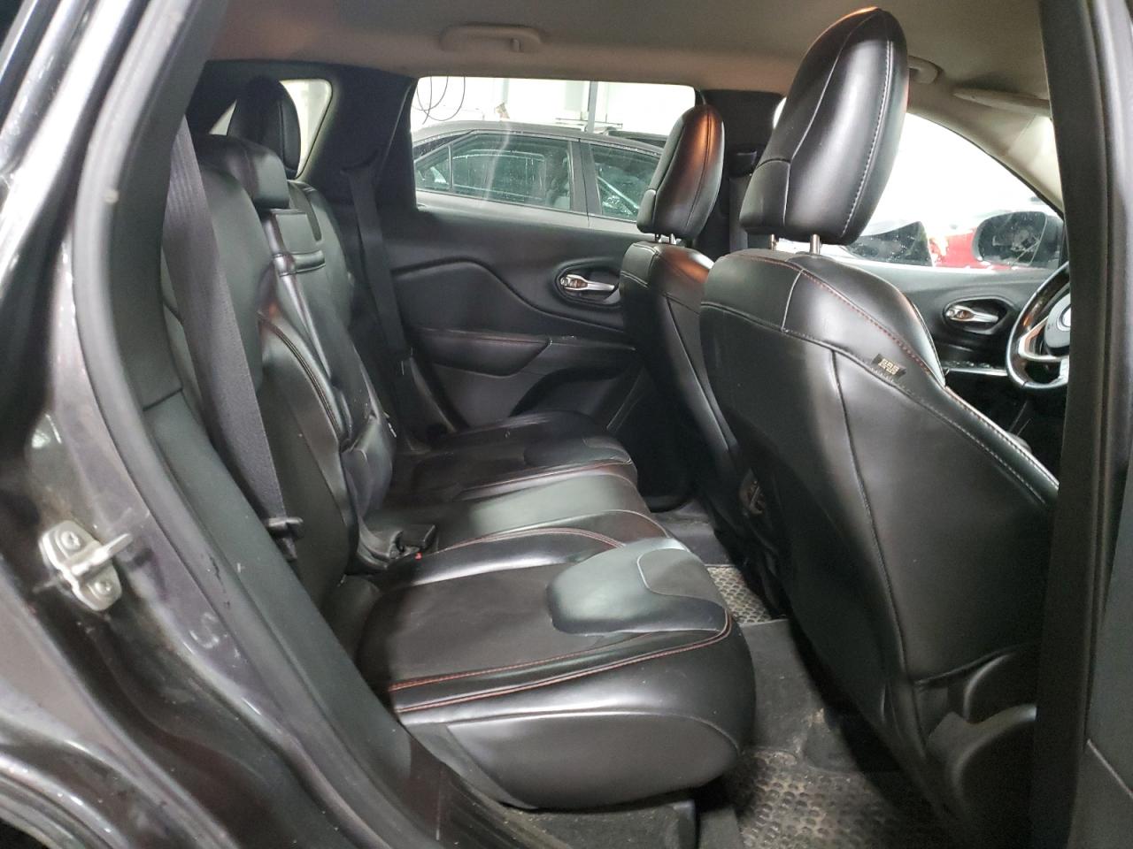 2015 Jeep Cherokee - Image 11