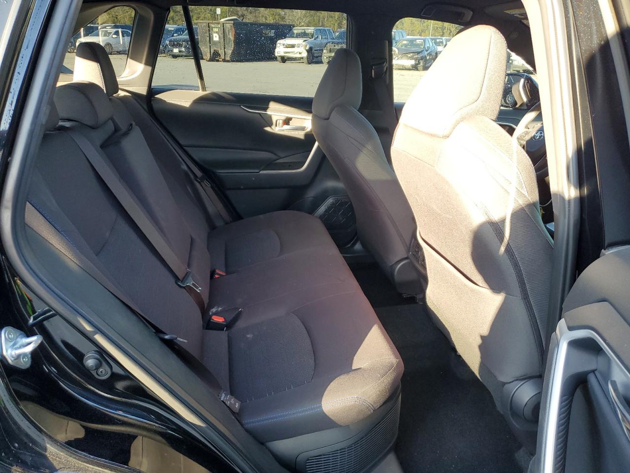2022 Toyota RAV 4 - Image 11