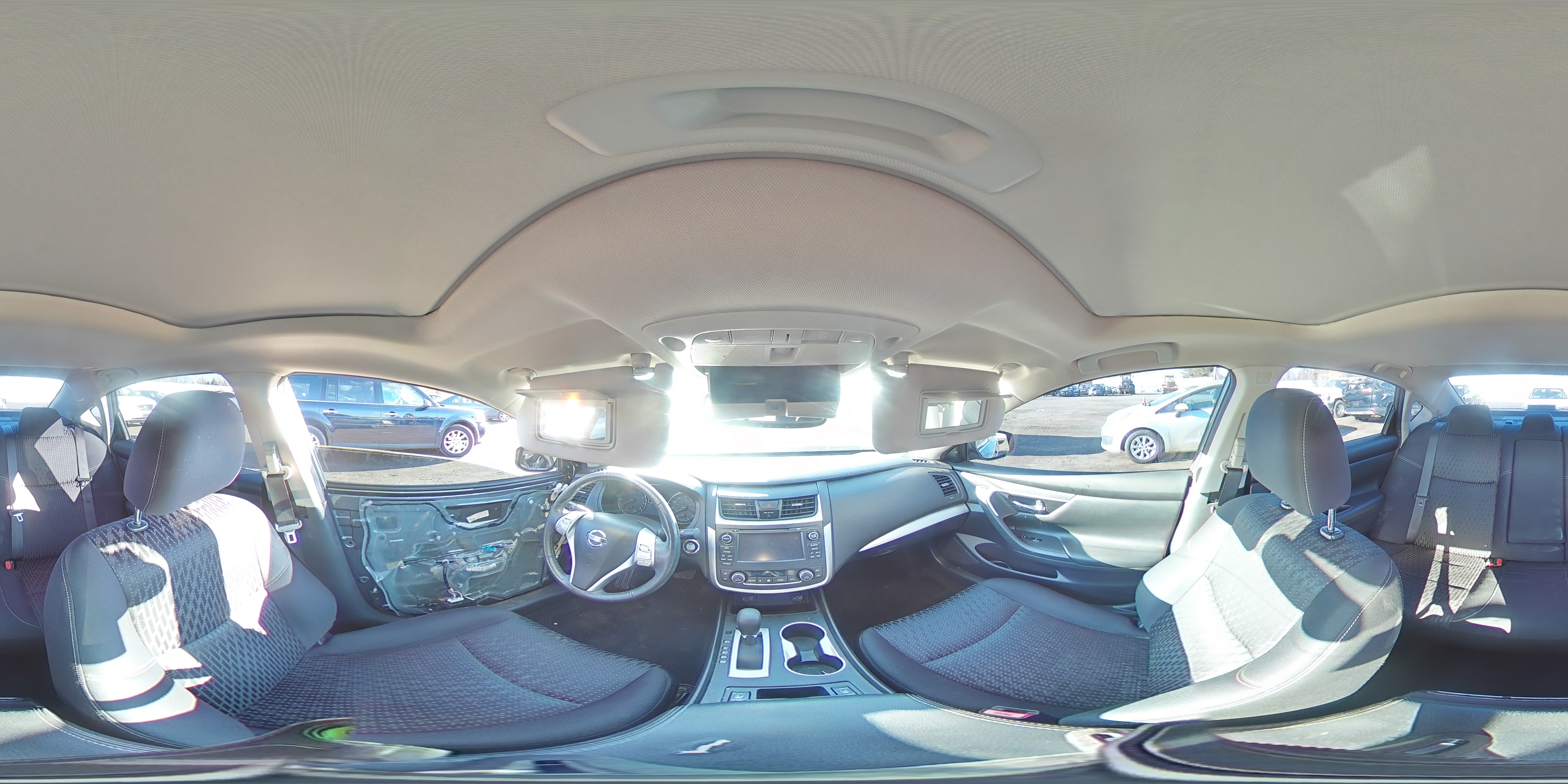2017 Nissan Altima - Image 13