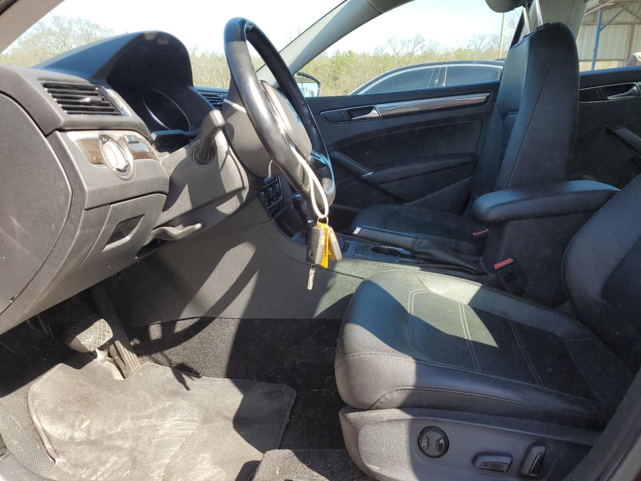 2017 Volkswagen Passat - Image 7