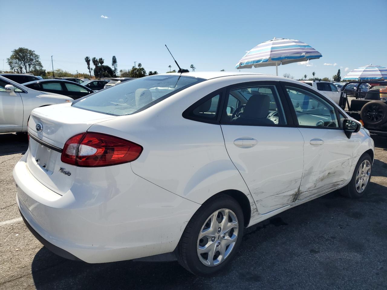 2011 Ford Fiesta - Image 3