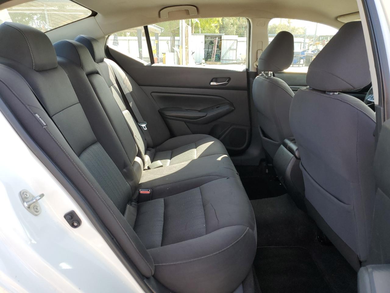 2020 Nissan Altima - Image 10