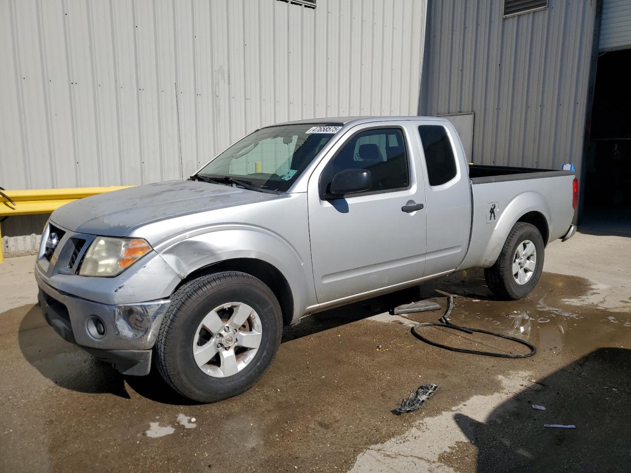 2011 Nissan Navara (Frontier) - Image 1
