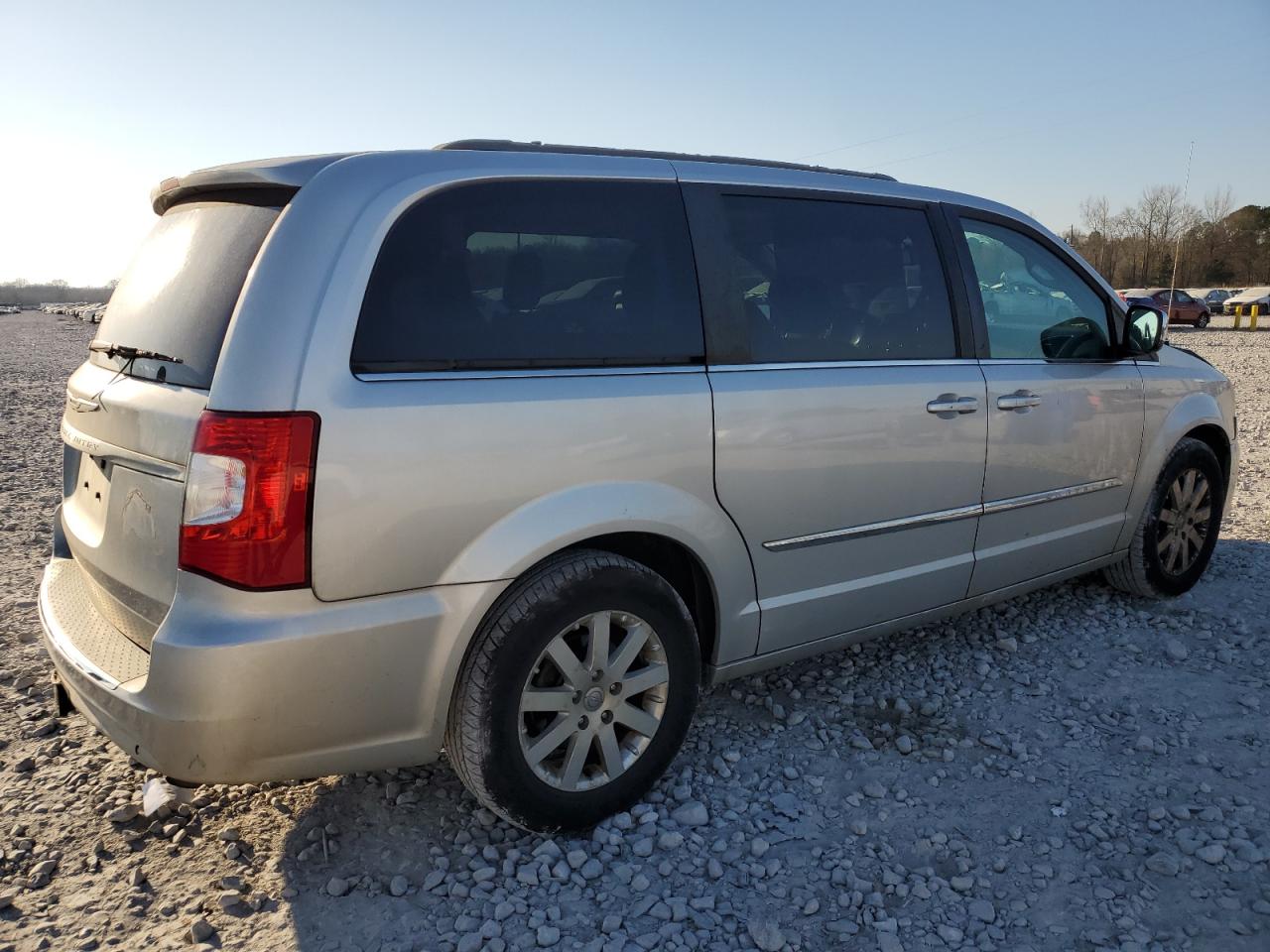 2011 Chrysler Town & Country - Image 3