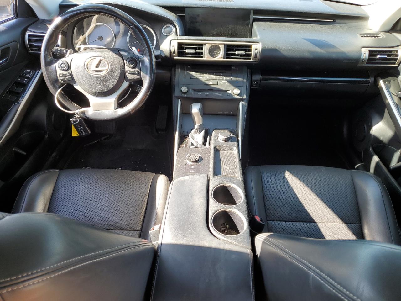 2015 Lexus IS - Image 8